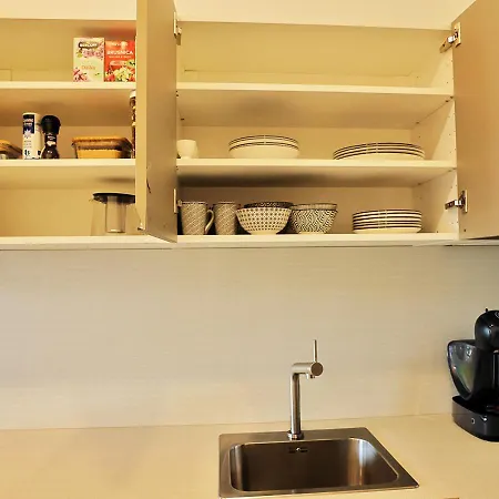 Two Checkin -d Apartment *
